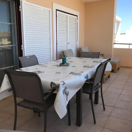 Sea View Apartamento *